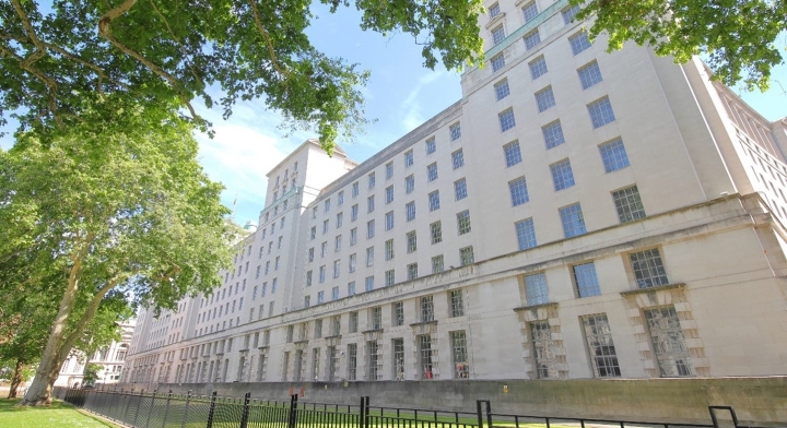 Британия откладывает инвестиционный план обороны: растущие угрозы и внутренние разногласия